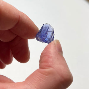 tanzanite crystal size in hand