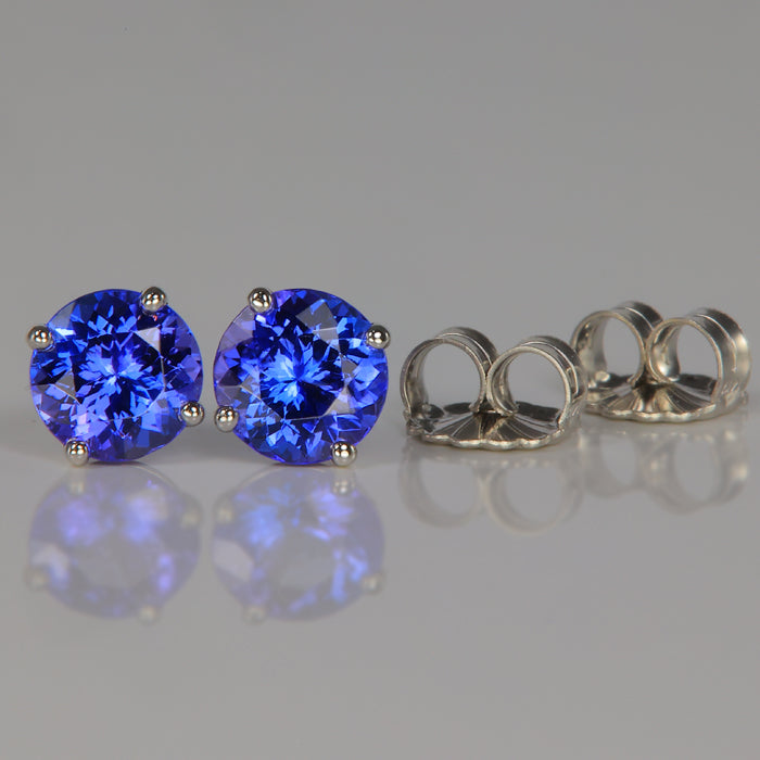 violet blue round tanzanite gemstone stud earrings in white gold 