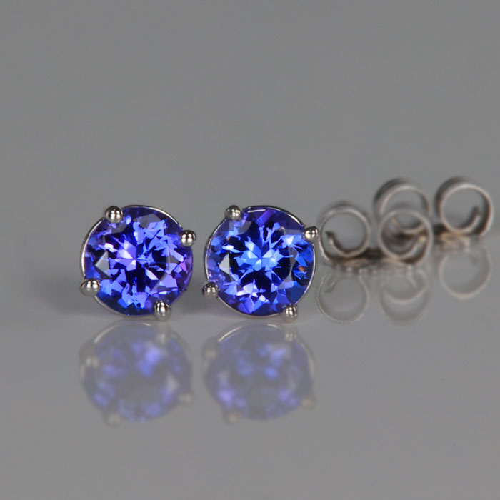 blue violet tanzanite stud earrings 