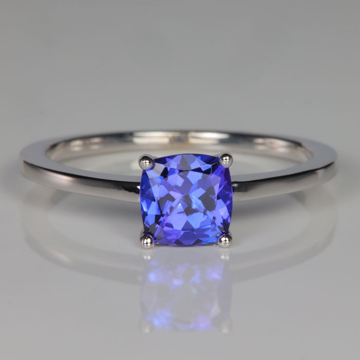 Tanzanite ring - designer tanzanite ring - size U.K. - O 1/2 / US - shops 7 1/2 / EU - 56