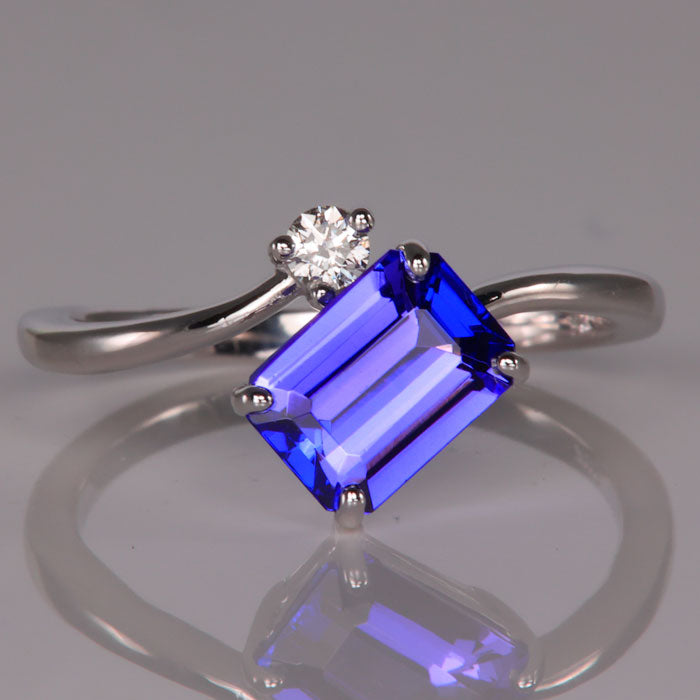 Emerald Cut Tanzanite Gemstones, Rings, Pendants & Necklaces