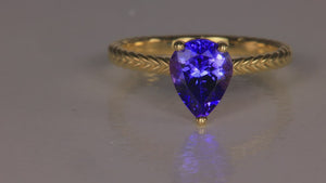 14K Yellow Gold Pear Shape Tanzanite Ring 1.63 Carats