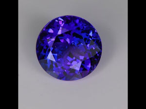 Round Tanzanite showing the blue in incandescent lighting