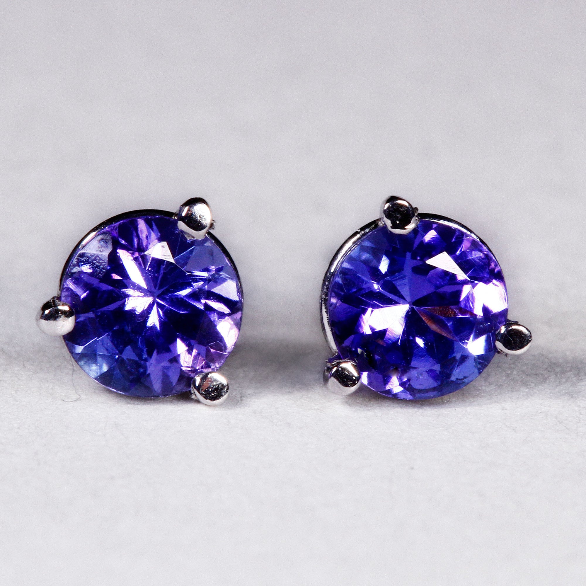 Tanzanite Stud Earrings 5 Millimeter