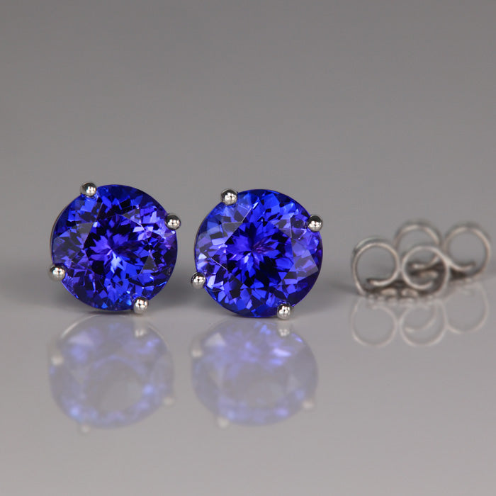 Round Tanzanite Stud Earring