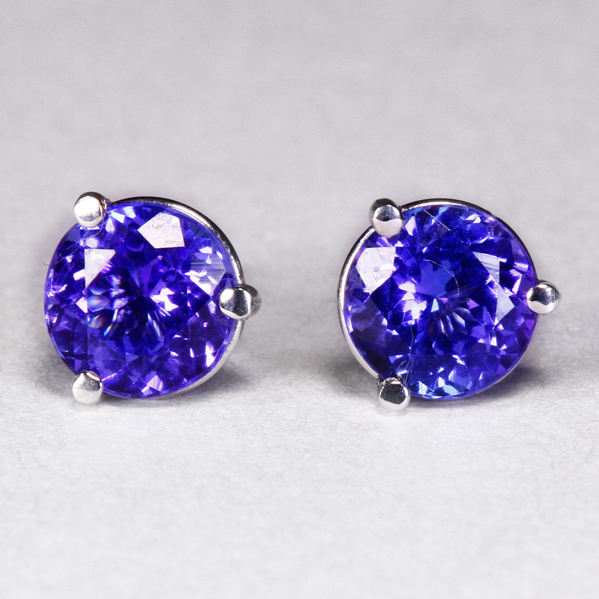 Tanzanite Earrings 1.82 Carat BVV Color