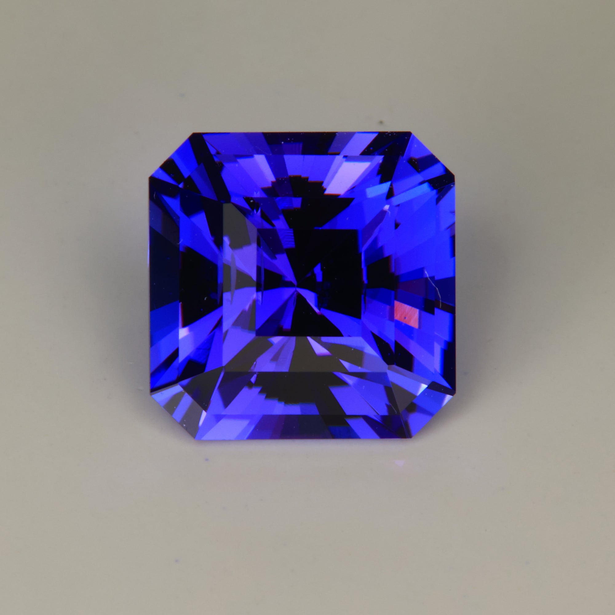 Blue Violet Square Barion Tanzanite Gemstone 6.90 Carats