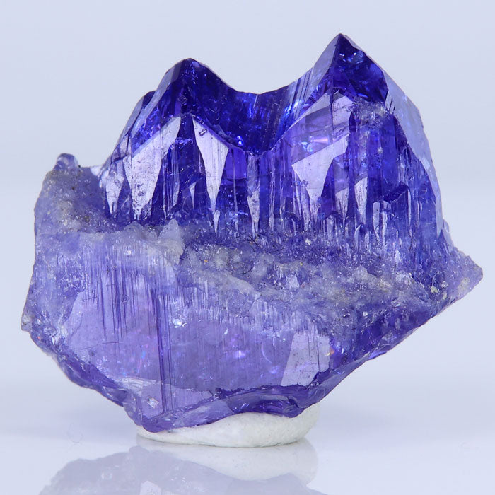 Natural Tanzanite Crystalization