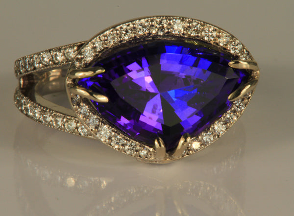 Shield Tanzanite 6.77 Carats Blue Violet Exceptional Color and Excellent Cut