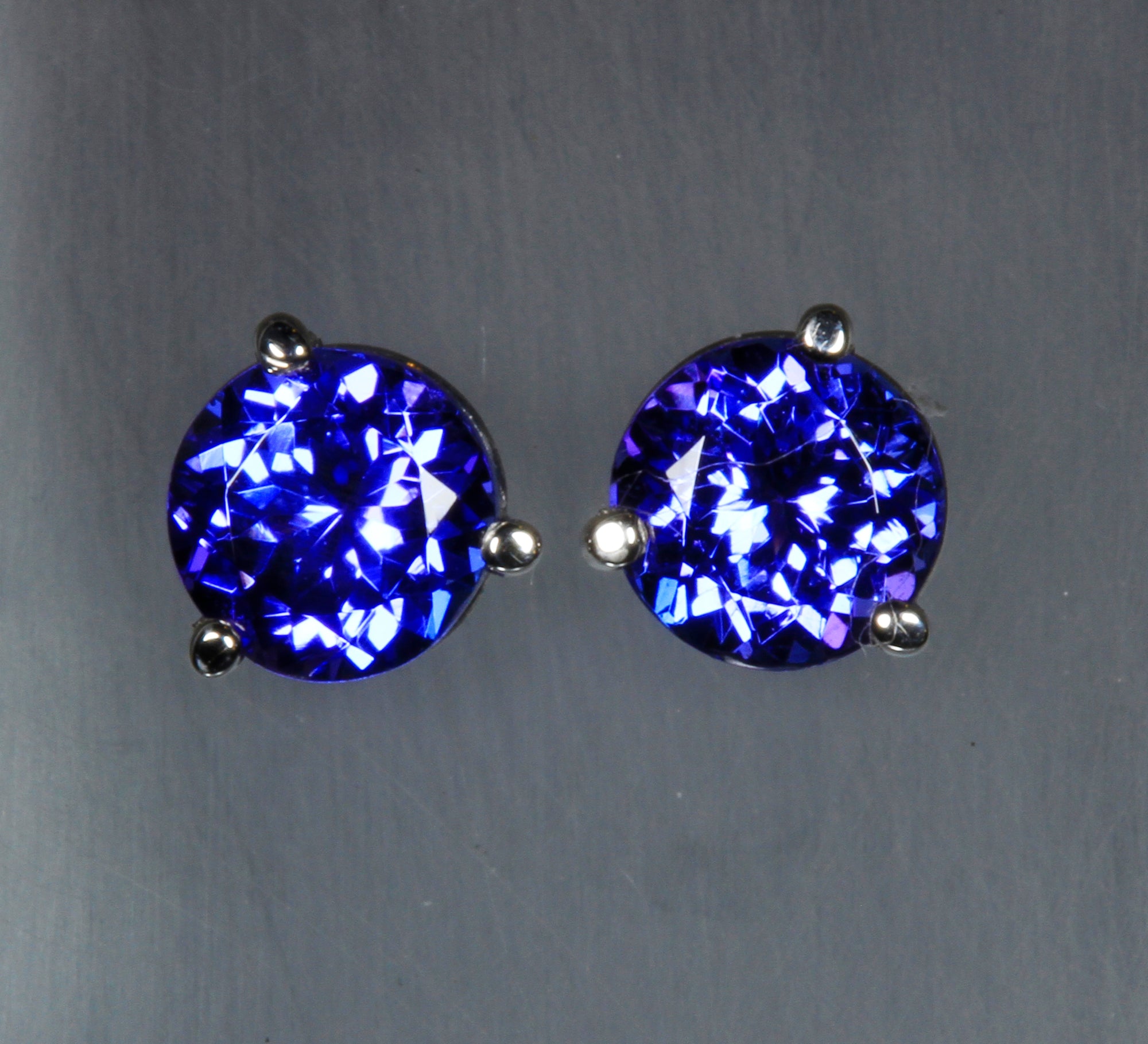 Tanzanite Earrings 1.68 Carat BVV Color