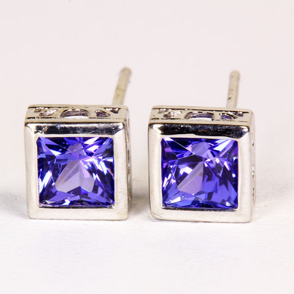 Tanzanite Earrings 1.67 Carat BVV Color