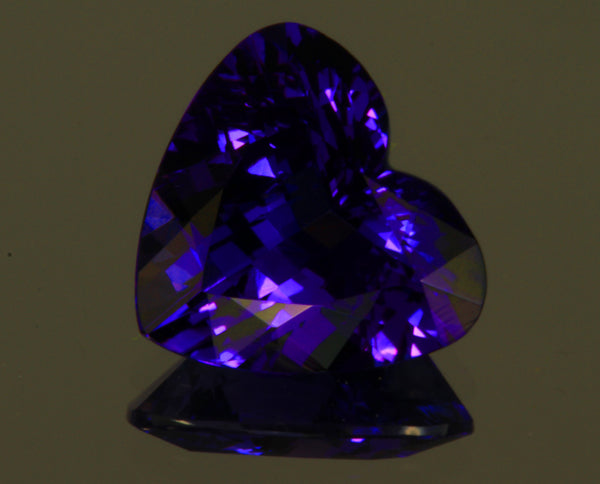 6.57 Carat Heart Tanzanite with Violet Blue Exceptoional Plus Color