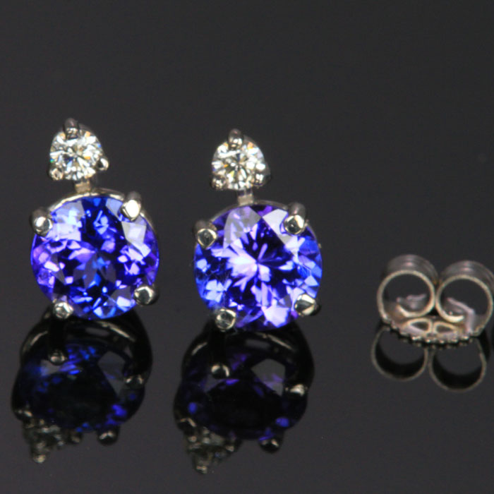 14K White Gold Round Tanzanite Stud Earrings with Diamond 6mm